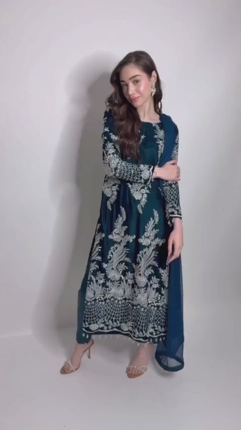 Royal Embroidered Suit – Luxury Winter Wear